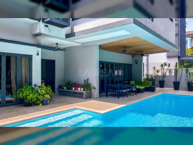 UNIQUE BUNGALOW FACING GOLF COURSE - TROPICANA INDAH PETALING JAYA