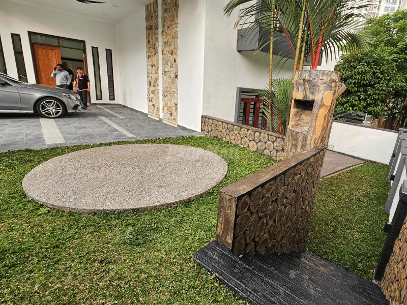 3.5 Storey Bungalow End Lot @ Taman Yarl OUG KL For Sale